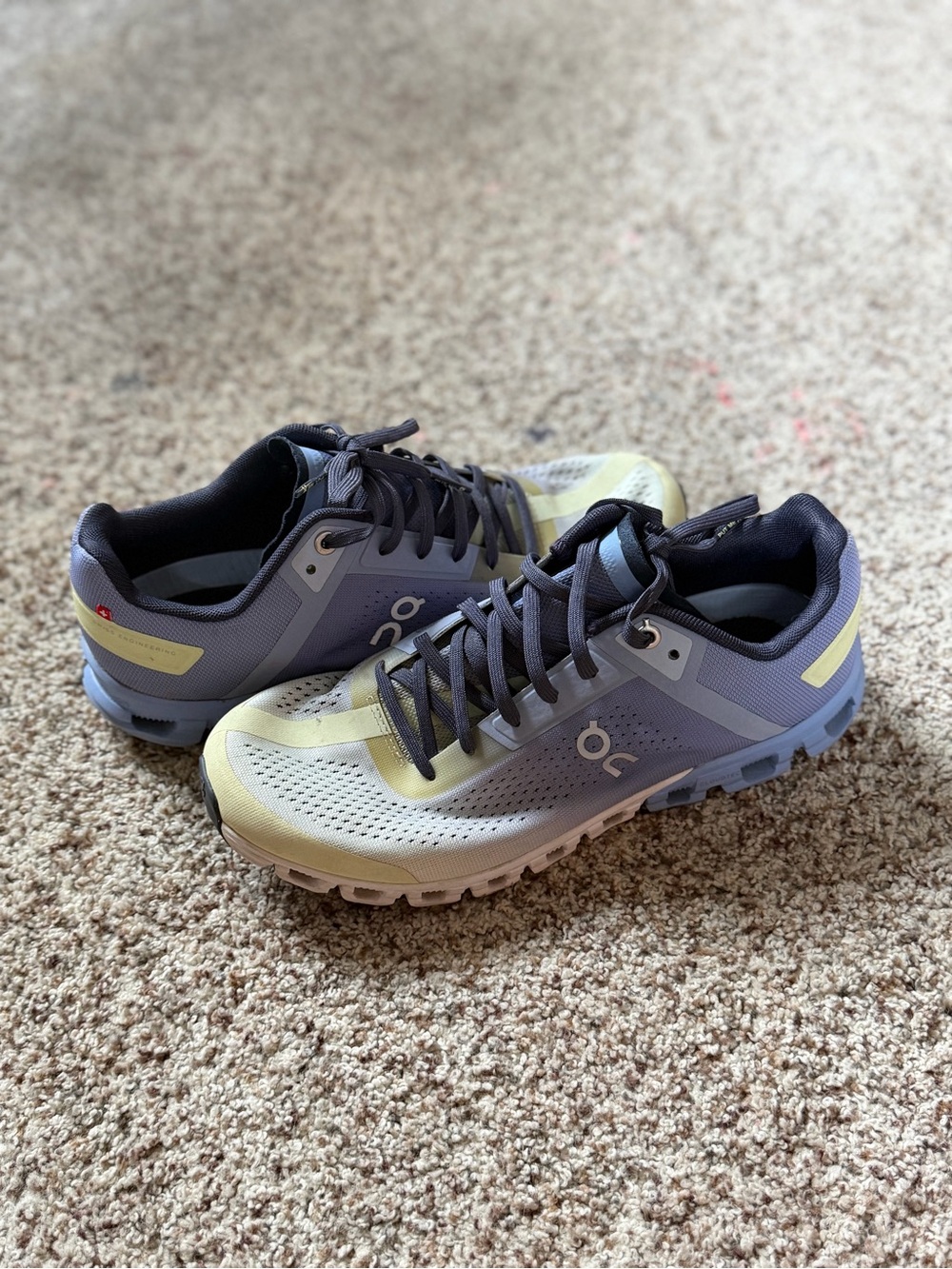 On Running Women’s Sneakers size women’s US 9 - Pale Yellow & blue
